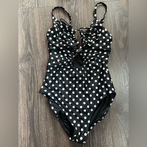 Old Navy bathing suit ☀️🏖️